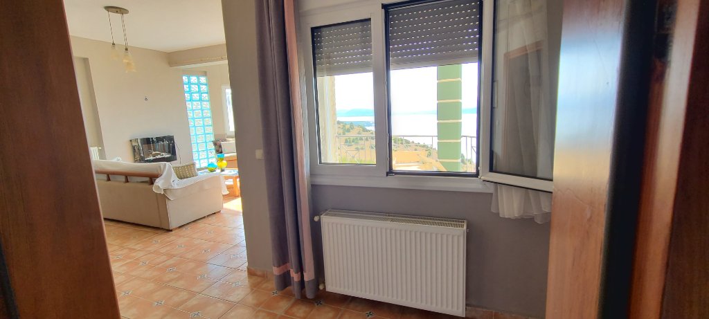 Xeimerini Kaltera apartment interior, lake-view stay at Vegoritida Apartments — photo 13